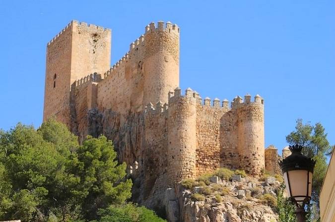 Almansa Castle