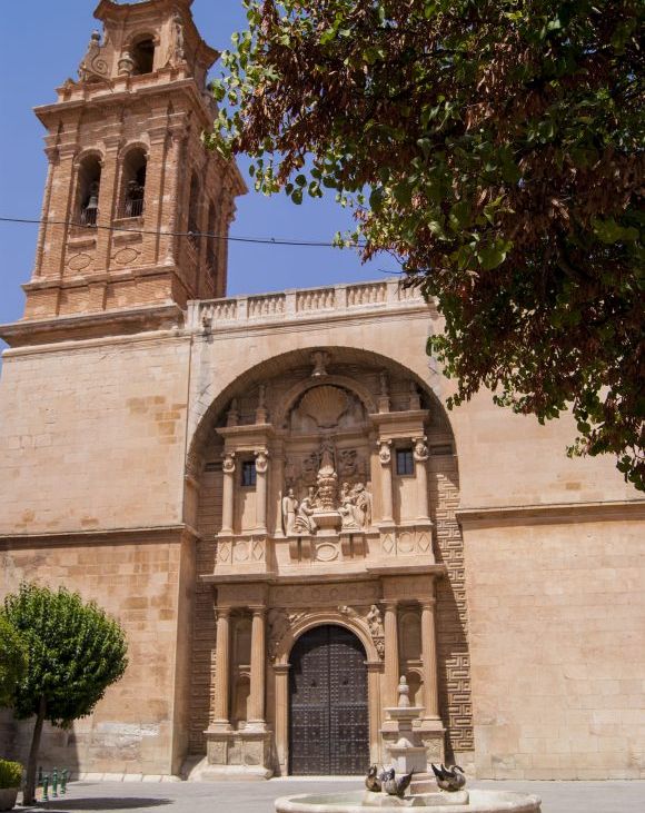 Plaza Santa Maria Iglesia-II Castilla Wine Tour